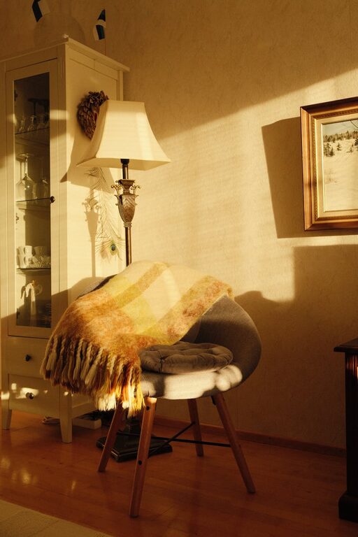 How to Create a Cozy Reading Nook at Home for Relaxation and Productivity